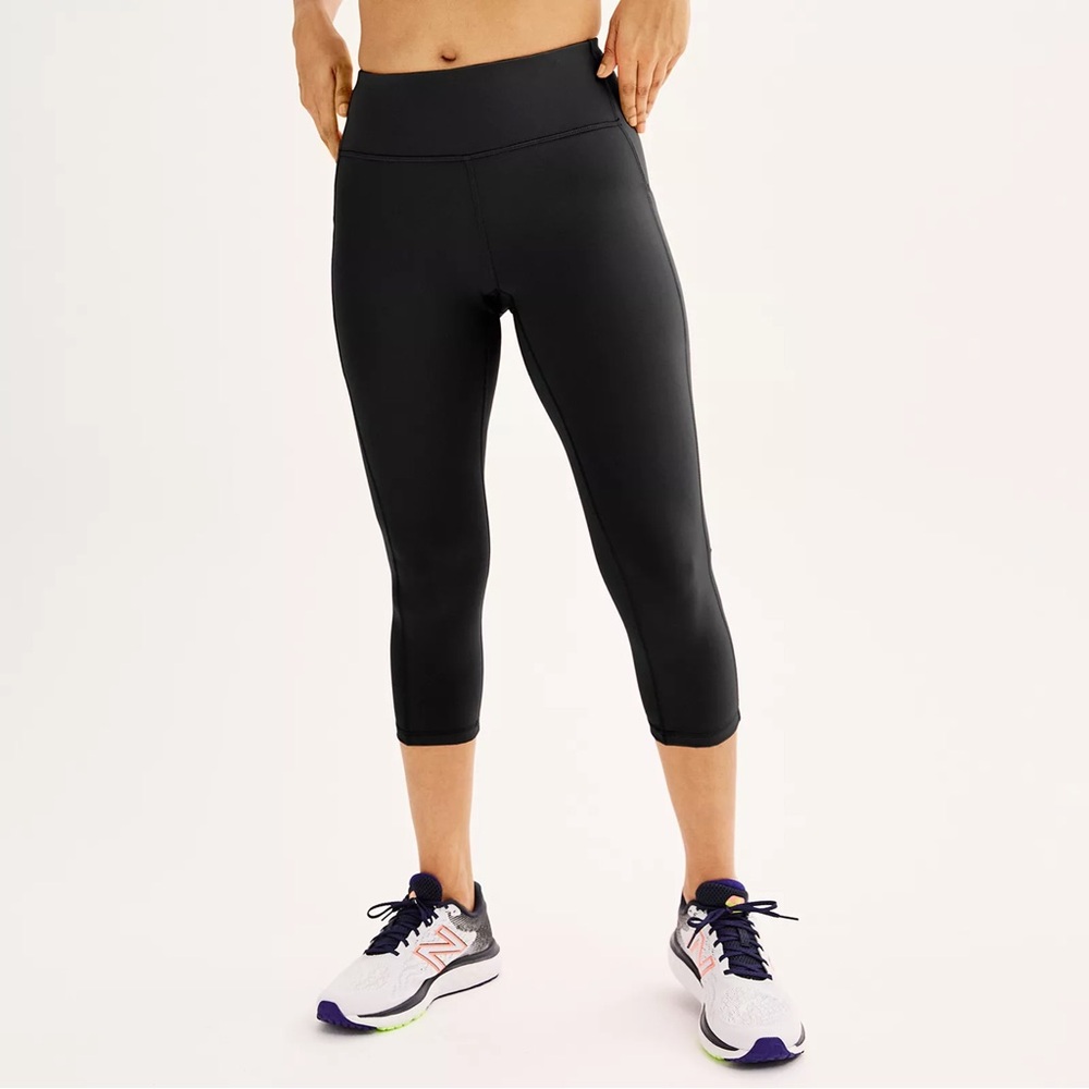 Black Tek Gear Capri Leggings
